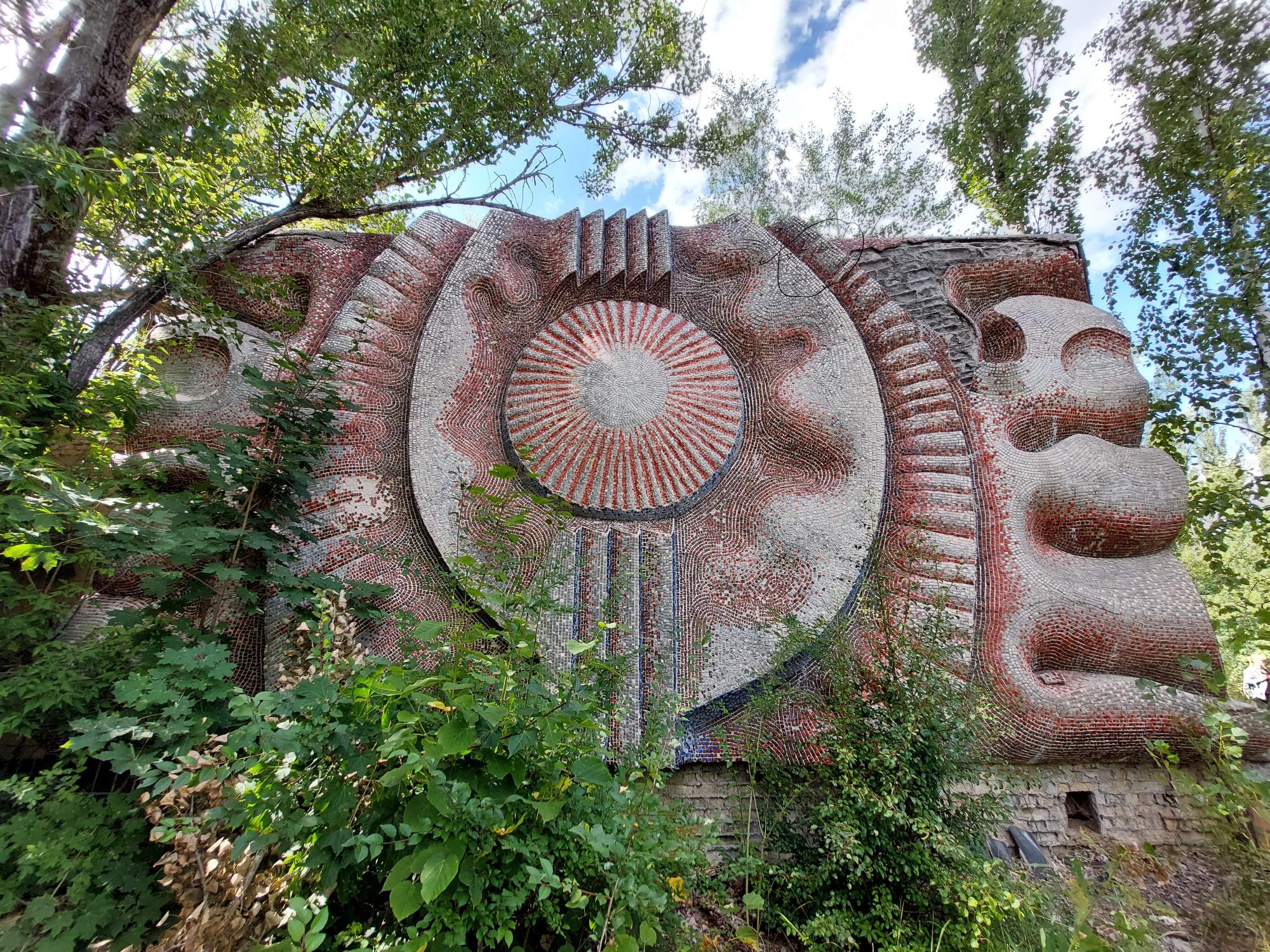 &quot;Місто-мрія&quot;: ці фото наймонументальніших споруд Прип'яті зачаровують